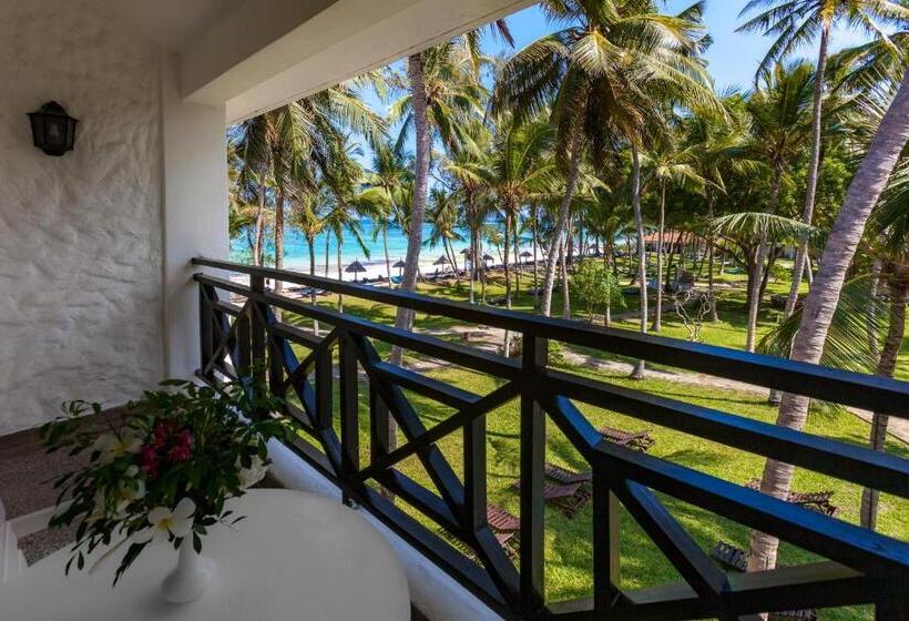 اتاق لوکس با بالکن و چشم‌انداز دریا, Diani Sea Resort  All Inclusive