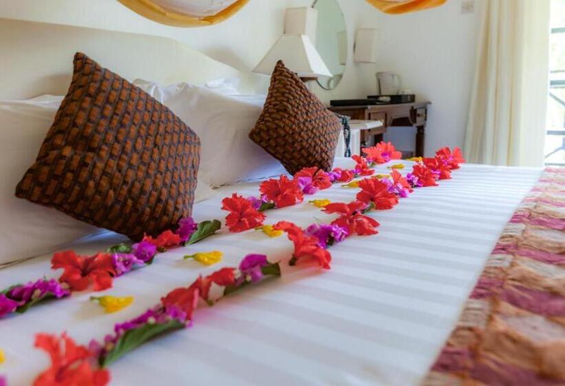 اتاق لوکس با بالکن و چشم‌انداز دریا, Diani Sea Resort  All Inclusive