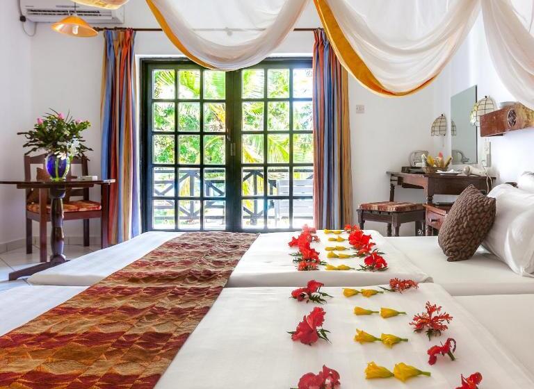 اتاق لوکس با بالکن و چشم‌انداز دریا, Diani Sea Resort  All Inclusive