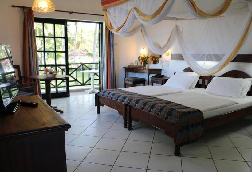 اتاق لوکس با بالکن و چشم‌انداز دریا, Diani Sea Resort  All Inclusive