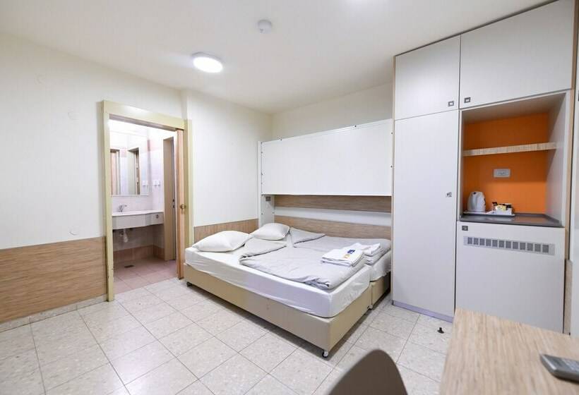 StandaardKamer, Hi Arad Hostel