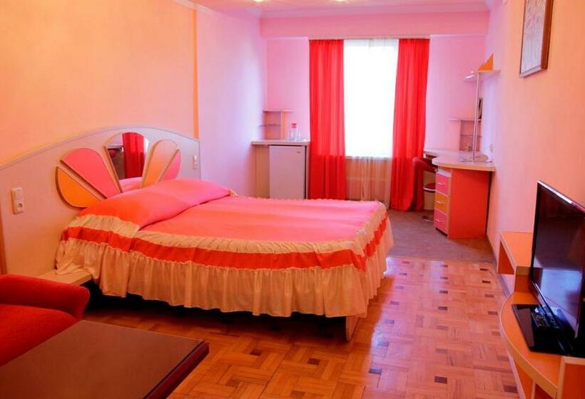 اتاق سوپریور, дом писателей цахкадзора