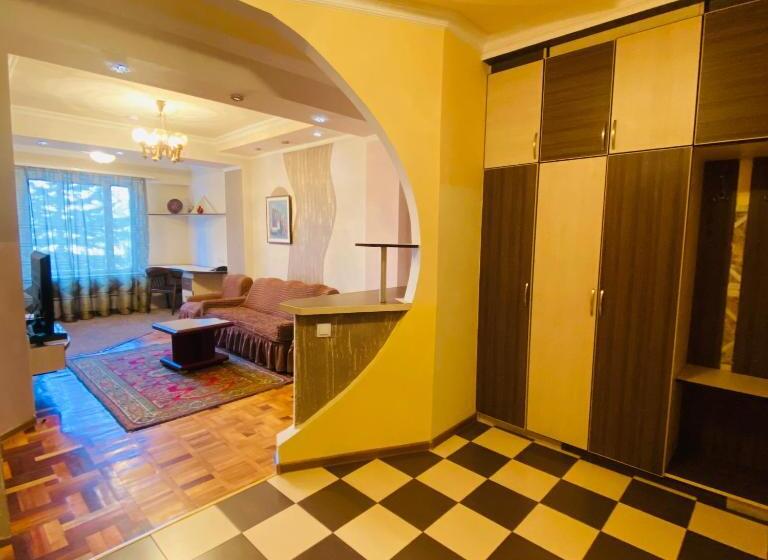 سوییت, дом писателей цахкадзора