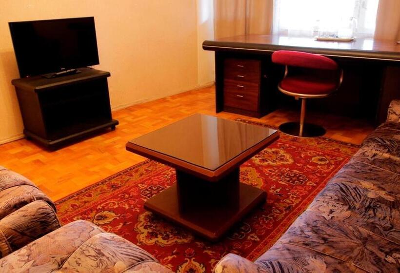 اتاق سوپریور سه تخته, дом писателей цахкадзора