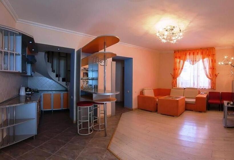 سوییت دوبلکس, дом писателей цахкадзора