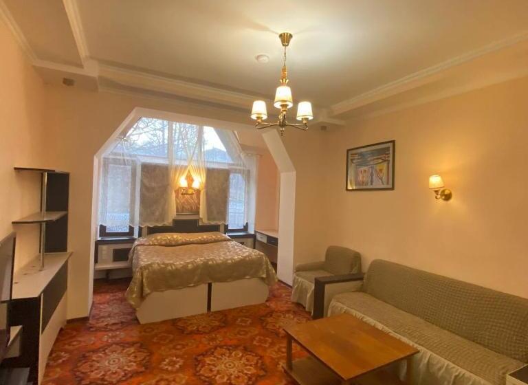 اتاق سوپریور, дом писателей цахкадзора