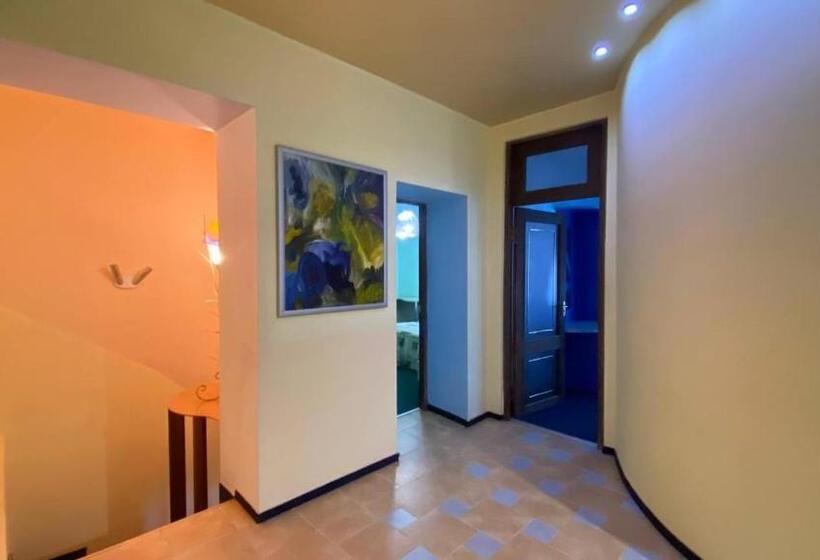 سوییت دوبلکس, дом писателей цахкадзора