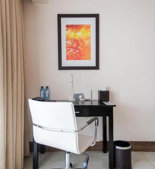 اتاق سوپریور با تخت بزرگ, Acacia Premier