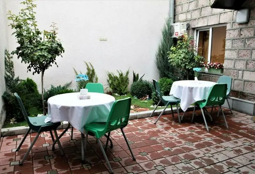 اتاق استاندارد, Albert House Hotel And Tours
