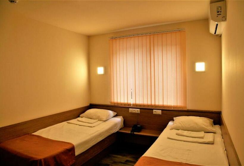 اتاق استاندارد, Albert House Hotel And Tours