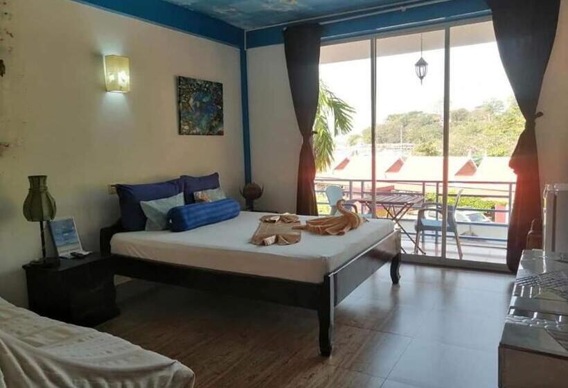 غرفة قياسية مطلّة علي البحر مزوَّدة بشُرفة, De La Plage