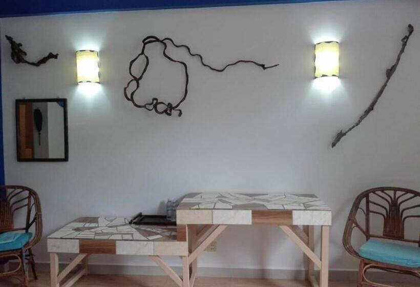 غرفة كلاسيكية ثلاثية, De La Plage