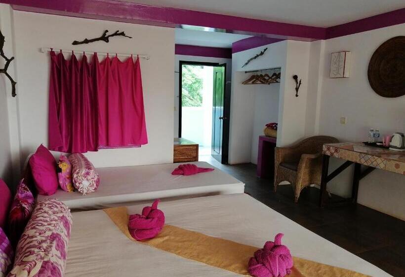 غرفة ديلوكس مطلّة علي البحر مزوَّدة بشُرفة, De La Plage