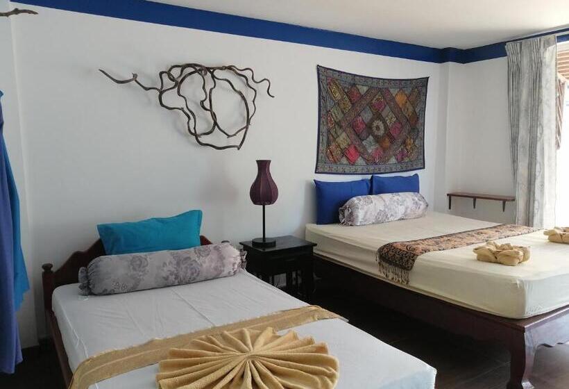 غرفة ديلوكس مطلّة علي البحر مزوَّدة بشُرفة, De La Plage