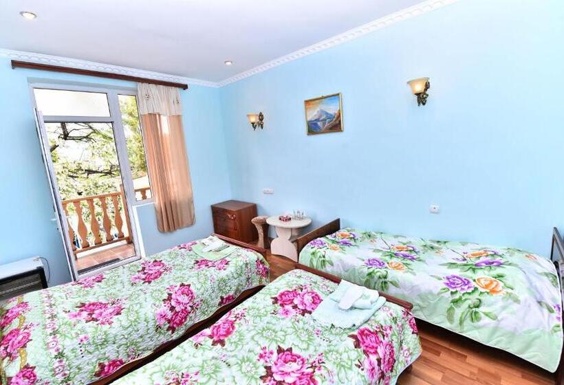 اتاق استاندارد سه نفره, Haghpat