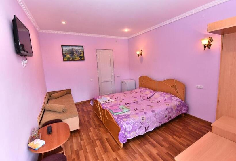 اتاق استاندارد سه نفره, Haghpat