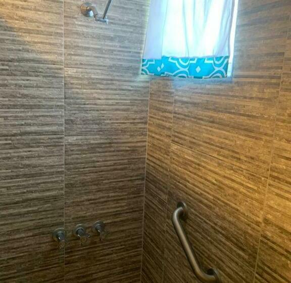 اتاق سه نفره سوپریور با چشم‌انداز دریا, Match Resort