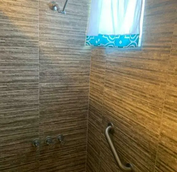 اتاق سه نفره سوپریور با چشم‌انداز دریا, Match Resort