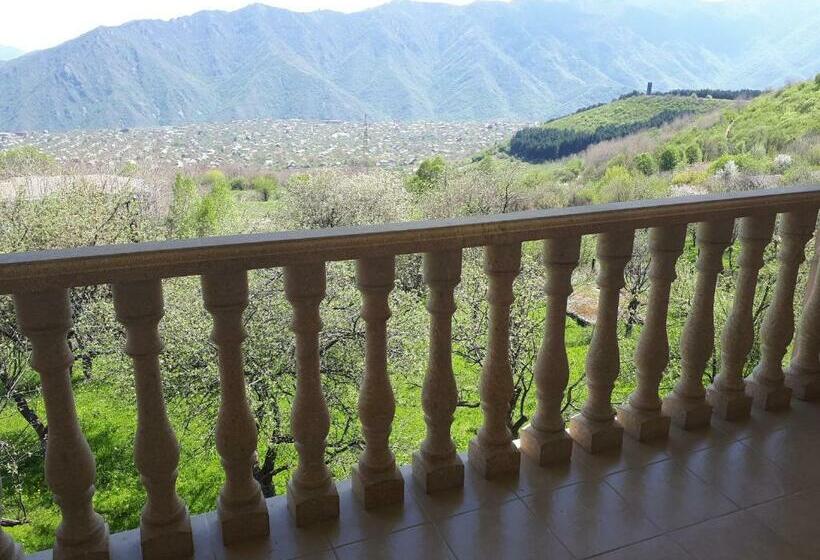 غرفة قياسية فردية, Odzun