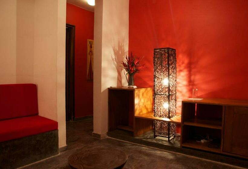 سوئیت با تخت بزرگ, Villa Anakao Abidjan