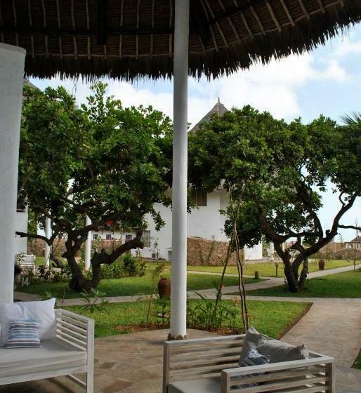 سوییت خانوادگی, Kola Beach Resort