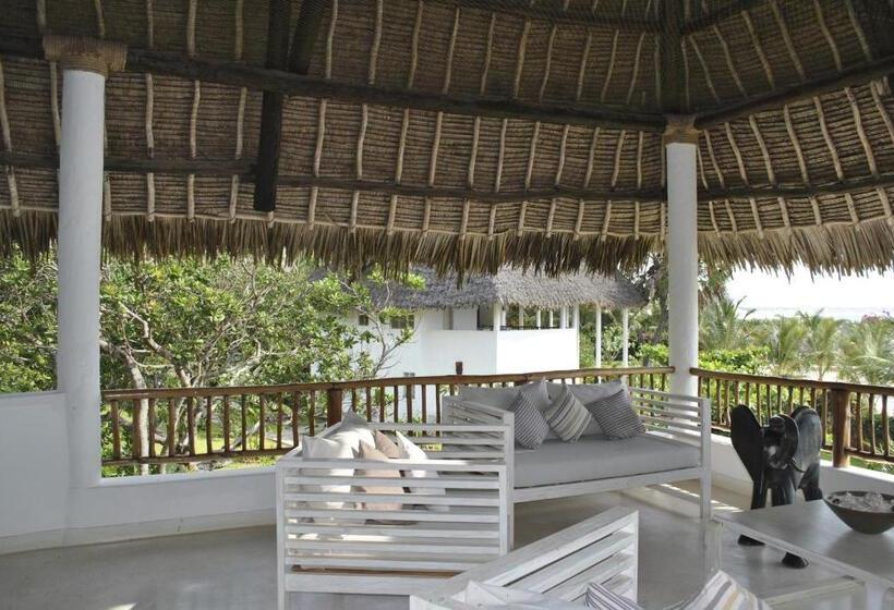 سوئیت با بالکن, Kola Beach Resort