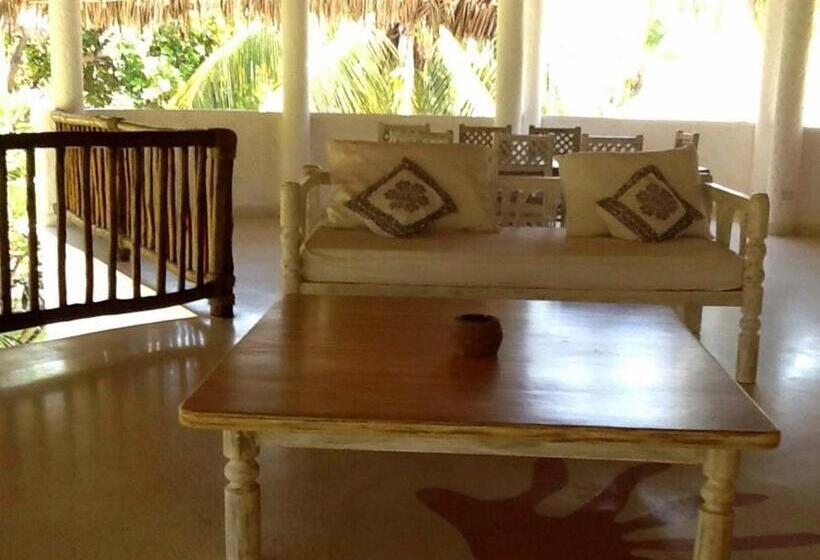 ویلای 4 خوابه, Kola Beach Resort