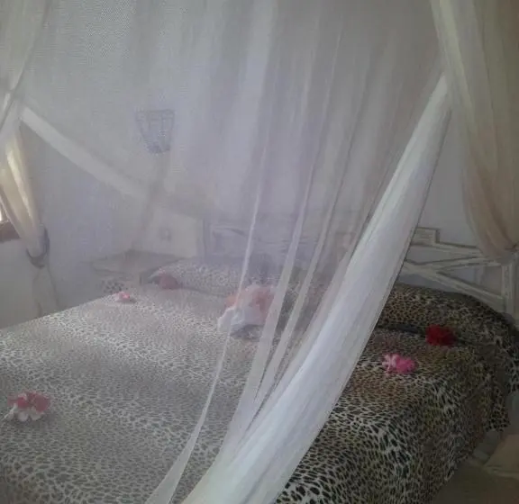 ویلای 4 خوابه, Kola Beach Resort