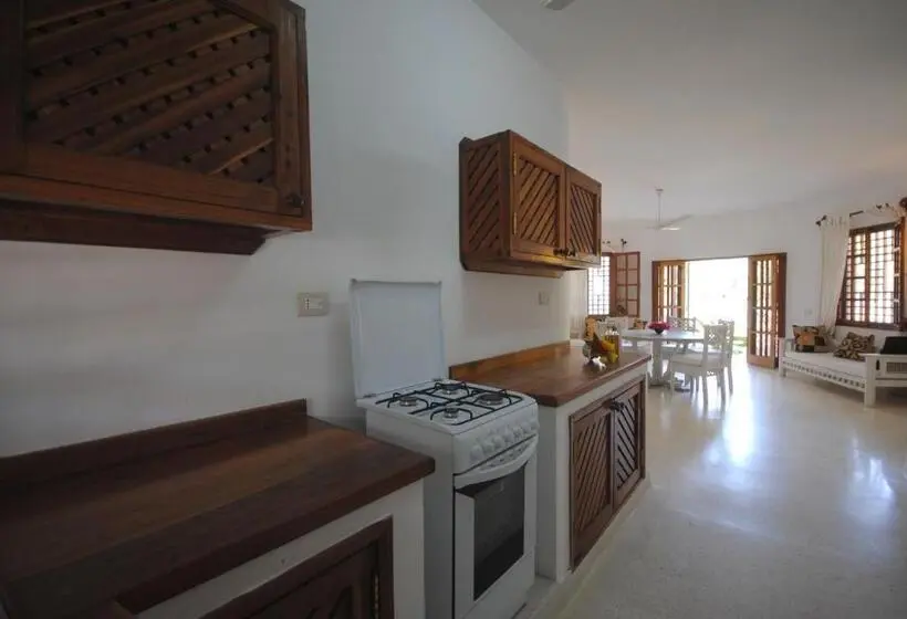 ویلای 4 خوابه, Kola Beach Resort