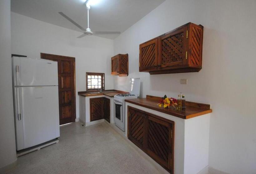 ویلای 4 خوابه, Kola Beach Resort