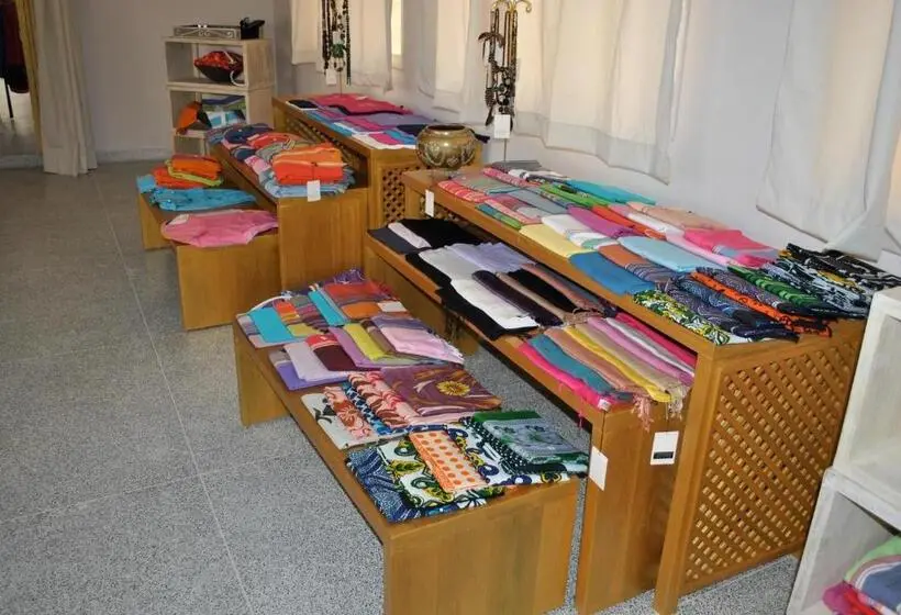 اتاق استاندارد سه نفره, Kola Beach Resort