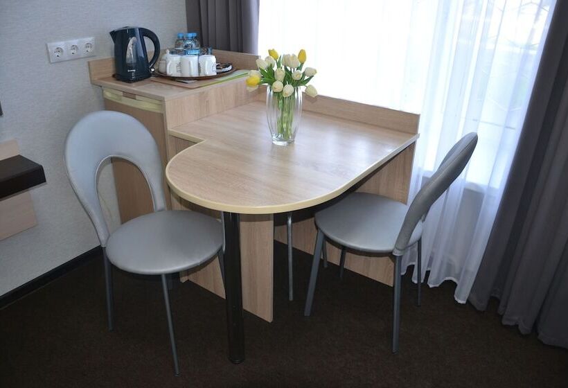 スイート, Mini Hotel Euro