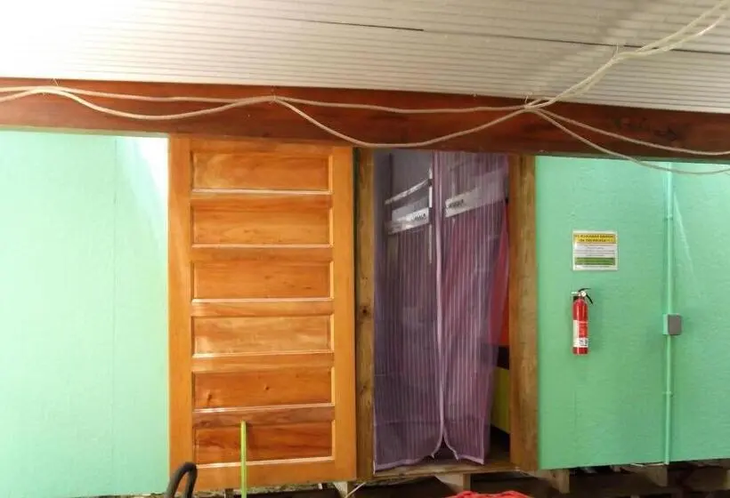 ルームシェアのワンベッド, The Funky Dodo Backpackers Hostel