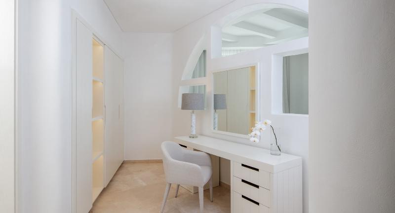 Chambre Standard, Anantara Santorini Abu Dhabi Retreat Adults Only