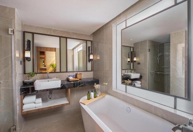 Premium Room Pool View