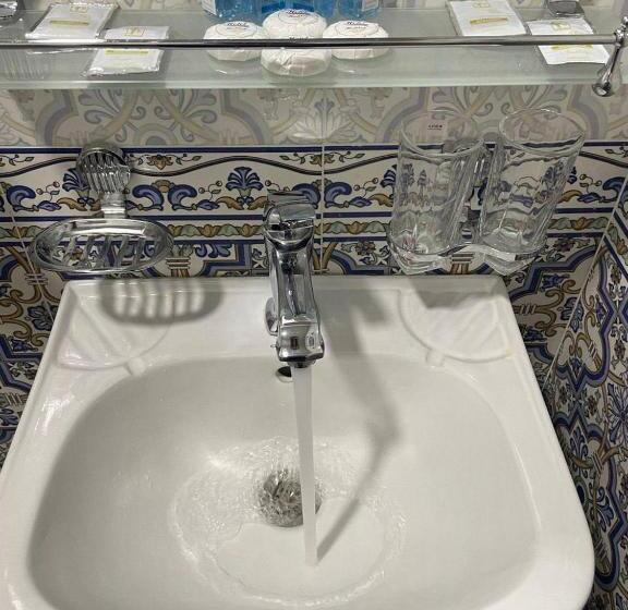 اتاق لوکس, Chorminor Hotel Premium Unesco Heritage List 1 Minute To Bukhara Old Town Square Official Partner Of