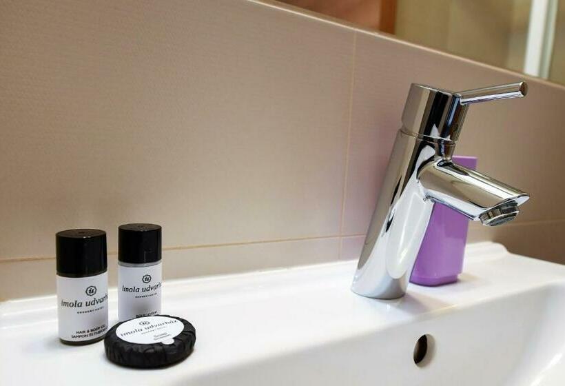 דירת משפחה, Imola Udvarház Dessert