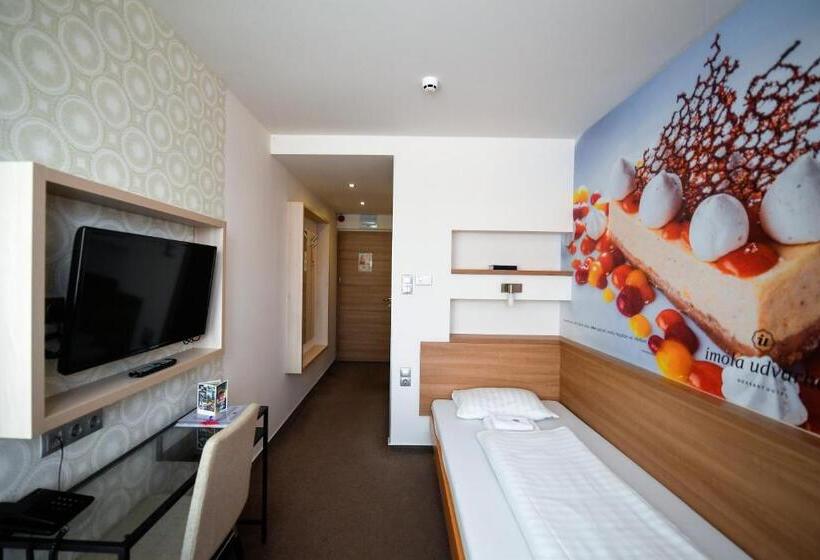 اتاق استاندارد یک نفره, Imola Udvarház Dessert