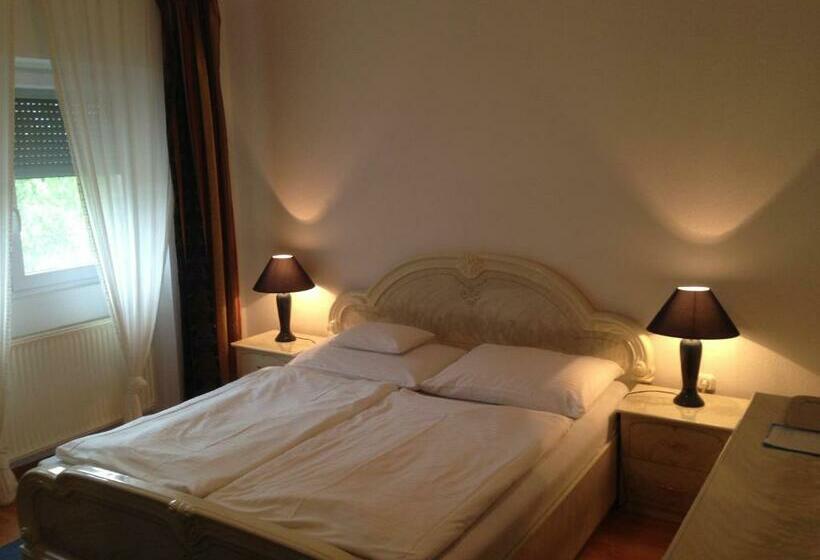 标准间, Juhász Fogadó