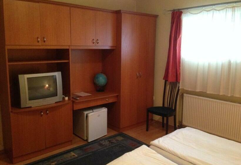 四人标准间, Juhász Fogadó