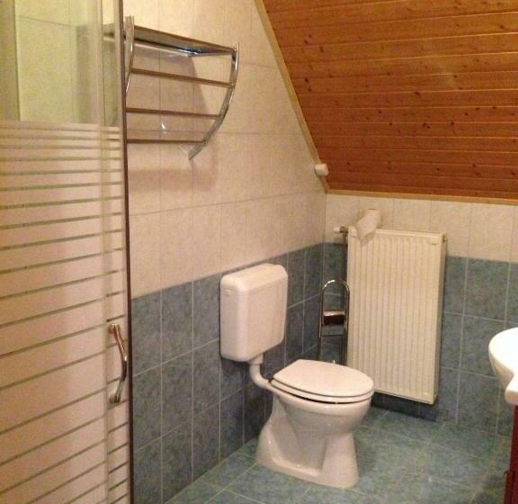 四人标准间, Juhász Fogadó