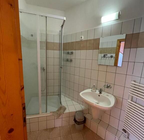 スタンダードルーム, Katalinkert Panzió