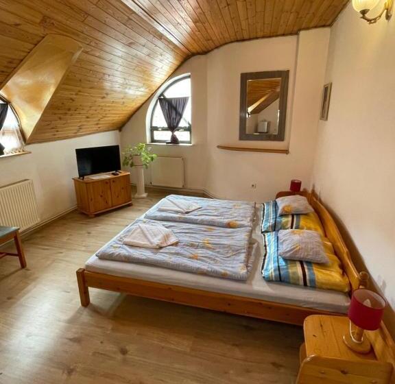 スタンダード４人部屋, Katalinkert Panzió