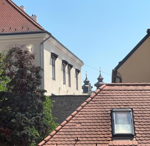 ファミリールーム, Katalinkert Panzió