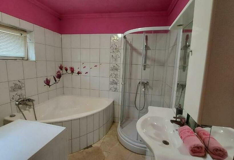 1ベッドルームアパートメント, Laci Magánszálláshely