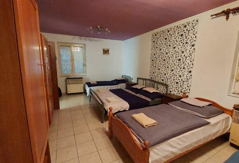 1ベッドルームアパートメント, Laci Magánszálláshely