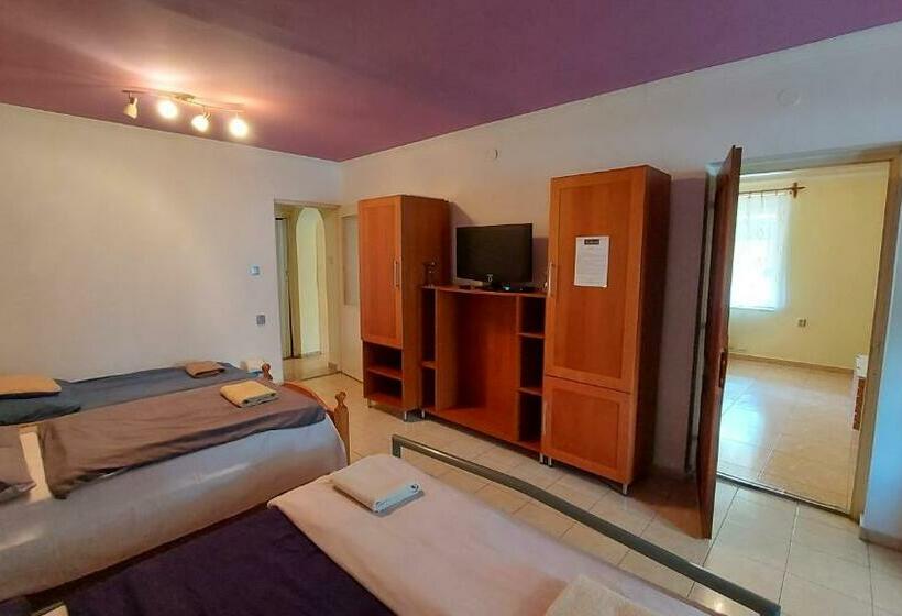 1ベッドルームアパートメント, Laci Magánszálláshely