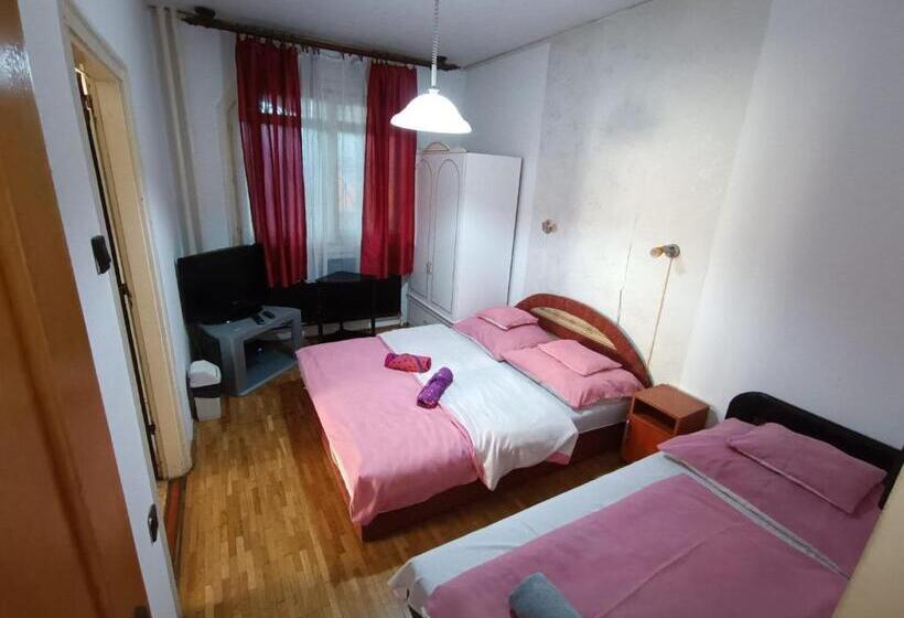 2ベッドルームアパートメント, Laci Magánszálláshely