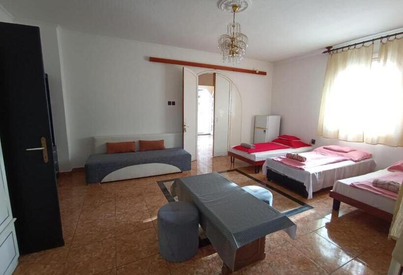 2ベッドルームアパートメント, Laci Magánszálláshely