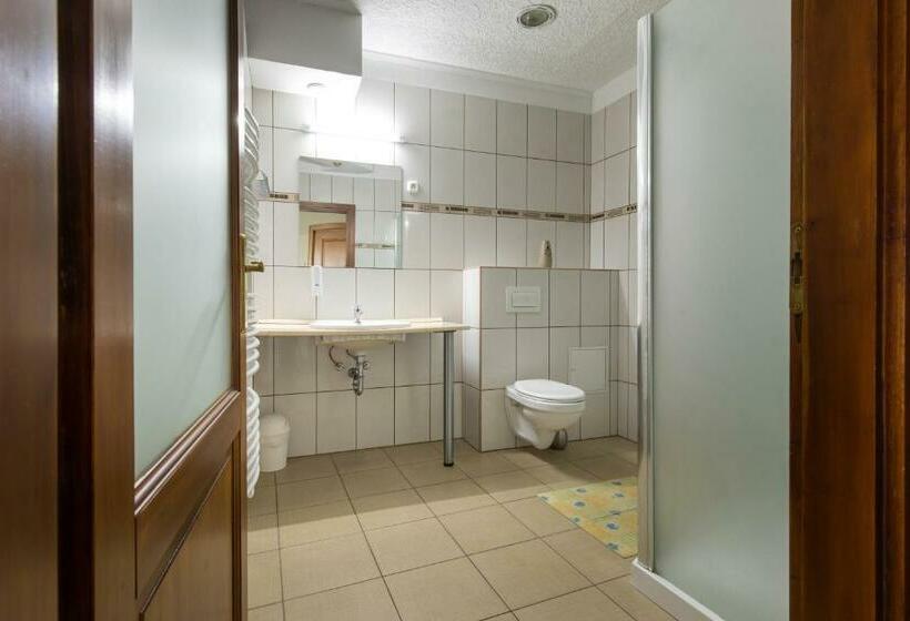 اتاق استاندارد سه نفره, Napfény Panzió és Rendezvényház